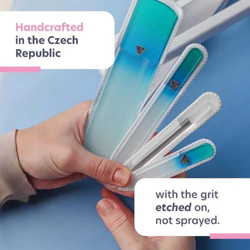 Vista 4 de Bona Fide Beauty Juego de regalo hecho a mano de manicura y pedicura de vidrio checo para mujeres, juego de regalo de 4 piezas en azul con lima