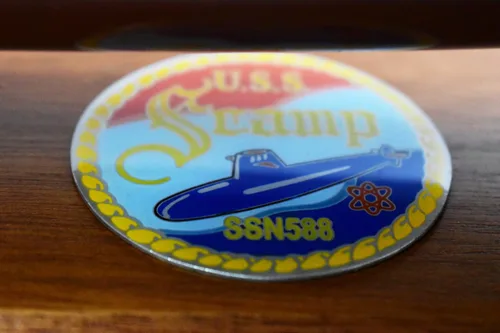 Vista 5 de USS Scamp (SSN-588) Modelo submarino, azul marino, modelo a escala de 20 pulgadas, caoba, clase de skipjack