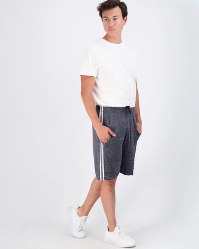 Vista 5 de Real Essentials - Paquete de 5 shorts deportivos para hombre, shorts de rendimiento deportivo con tela Dry-Fit resistentes al sudor