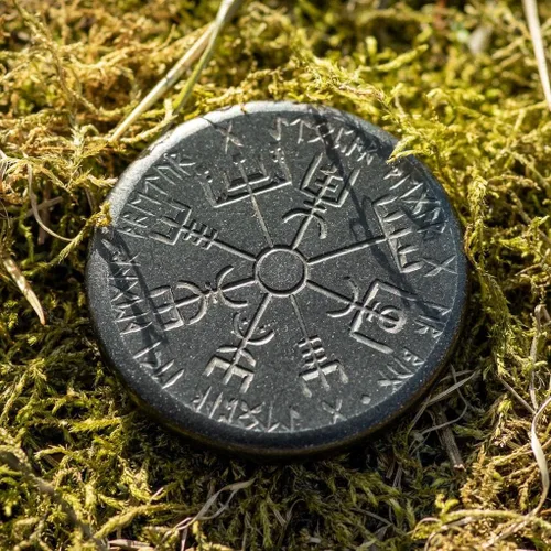 Vista 3 de Bastón doble nórdico en hierro, vegvisir y yelmo de asombro