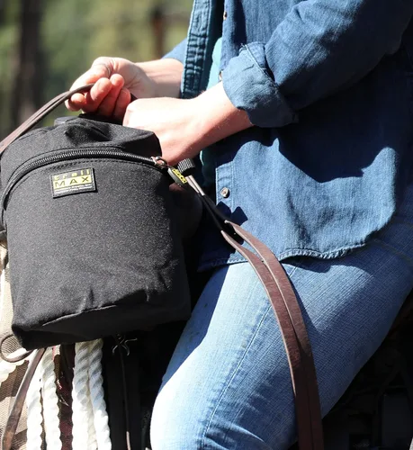 Vista 7 de TrailMax Bolsas medianas con pompa de caballo para tu silla de montar occidental; bolsas aisladas para caballos; bolsa de sillín para cámara