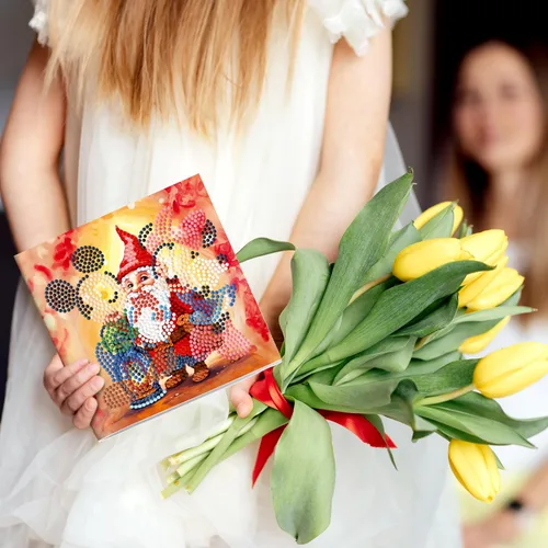 Vista 4 de LUSandy 8 paquetes de tarjetas de Navidad con pintura de diamante 5D para adultos, gnomos de Navidad, tarjetas de felicitación de arte de Papá Noel