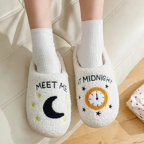 Vista 7 de QQGB Meet Me at Midnight - Pantuflas de felpa para mujeres y hombres, pantuflas de casa cálidas de invierno para interiores y exteriores