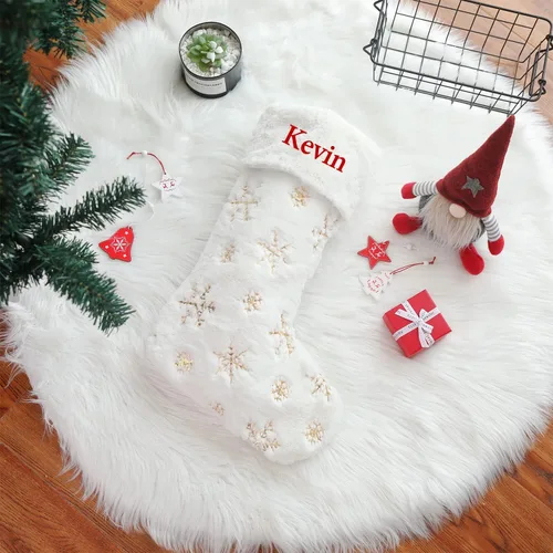 Vista 3 de 1 pieza de medias de Navidad personalizadas, medias de Navidad colgantes de felpa de piel sintética blanca con nombres, medias de Navidad grandes