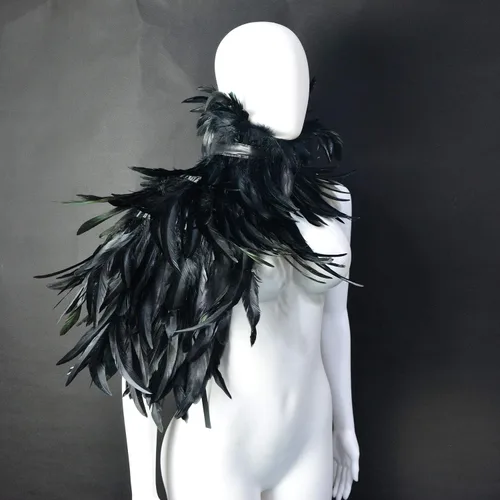 Vista 4 de Homelex, chal de pluma natural negro gótico con cuello de gargantilla