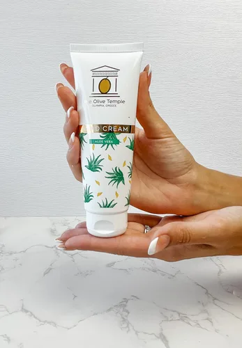 Vista 3 de Crema de manos con aceite de oliva, fórmula hidratante profunda y nutritiva para manos suaves y flexibles (aloe), 3.38 onzas líquidas