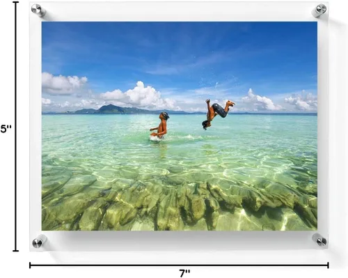 Vista 7 de Marco de fotos acrílico flotante de 5 x 7 pulgadas con soporte cromado, doble panel de montaje en pared, marco de fotos para fotos de hasta pulgadas
