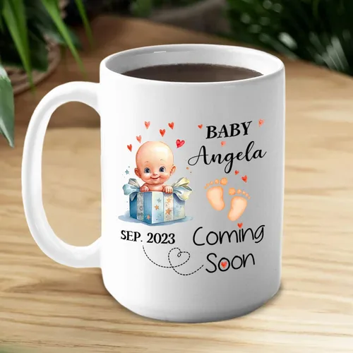 Vista 3 de Taza de café personalizada con nombre y año, taza de cerámica blanca personalizada para bebé, regalo único de taza de café con anuncio de embarazo