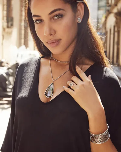Vista 2 de Kendra Scott Pendientes Ellie para mujer, joyería de moda