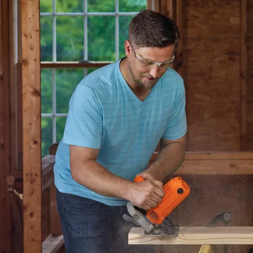 Vista 8 de Sierra circular Black & Decker BDECS300C, de 13 amperios con láser