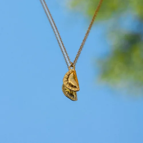 Vista 3 de SITOS - Colombia Necklace Empanada Pendant Colombian Souvenirs Pierogi or Dumpling Food Jewelry Latina gifts Latino Food Products