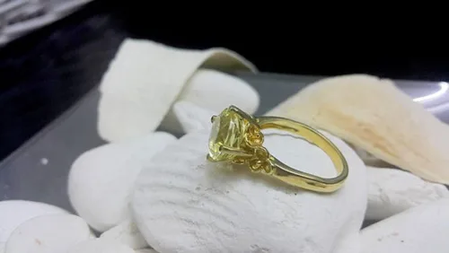 Vista 3 de Lemon quartz ring,light yellow ring,stack statement ring,gold ring,gemstone ring,small ring,vintage ring,cocktail ring