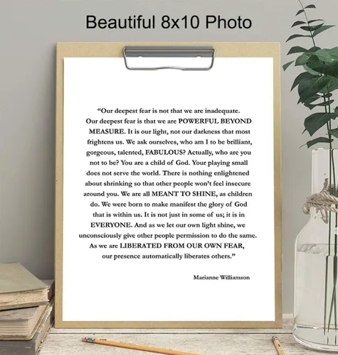 Vista 3 de Marianne Williamson Lámina de Arte de Pared con Cita del Miedo Más Profundo - Perfecta para Oficina y Decoración del Hogar - Es un Gran Regalo