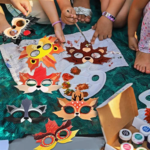 Vista 6 de Funrous 48 piezas de kits de manualidades de otoño Hoja de arce DIY máscara