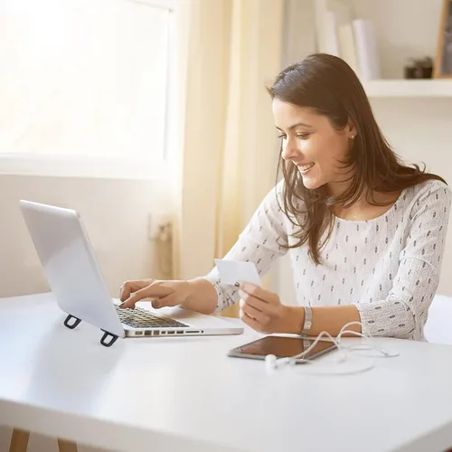 Vista 7 de Abeillo 2 soportes elevadores de teclado portátil, autoadhesivo, soporte invisible para teclado de computadora para escritorio, pies de laptop Negro
