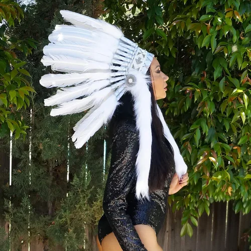 Vista 3 de ZUCKER Tribal Nativo Americano Indio Inspirado Tocado Gran Festival de Plumas Halloween Cosplay Disfraz Blanco