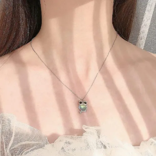 Vista 2 de Lam Sence Collar con colgante de búho de plata de ley con diseño de piedra lunar, Metal, Piedra de luna