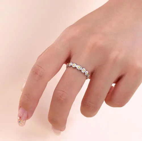 Vista 6 de UBGICIG Anillo de plata de ley 925 con margaritas para mujer, anillos de flores chapados en oro de 14 quilates, anillos apilables You Are My