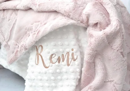 Vista 4 de Manta de bebé de felpa personalizada con nombre personalizado para el nombre del bebé de las niñas, regalo de bebé personalizado para baby shower