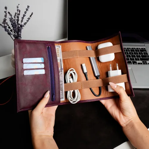 Vista 6 de HARDISTON Rollo organizador electrónico de cuero personalizado, bolsa de cordón personalizada para accesorios de tecnología de viaje, cables USB