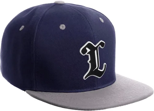 Vista 699 de Daxton Gorra clásica con visera de billete plano con letras del alfabeto inglés antiguo de la A a la Z