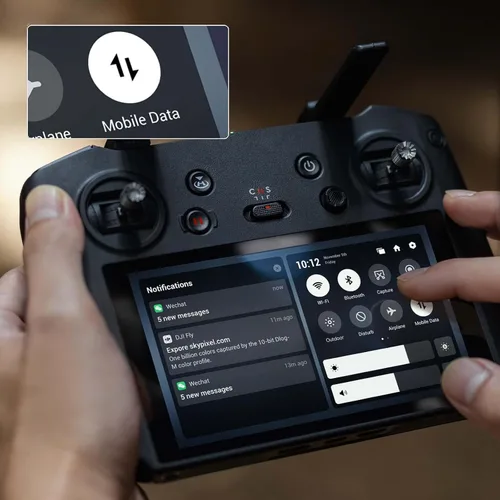 Vista 7 de Controlador inteligente RC Pro para DJI Mavic 3 - Pantalla de alto brillo, rango de transmisión de 9.3 mi, potente procesador
