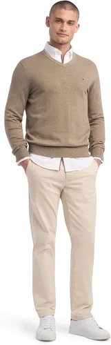 Vista 3 de Tommy Hilfiger Suéter esencial de algodón con cuello en V y manga larga para hombre