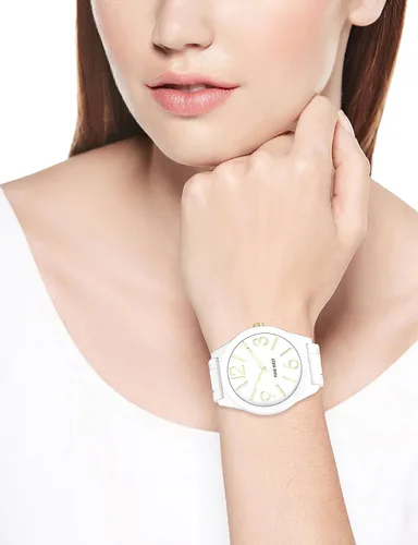 Vista 3 de Nine West Women's Metal Bracelet Watch with Rubberized Coating