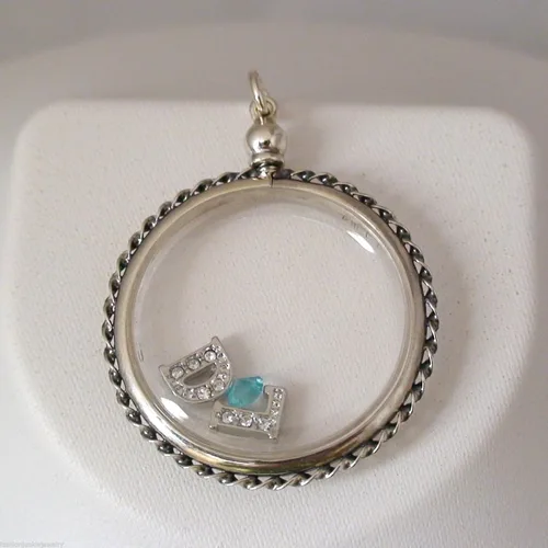 Vista 3 de FashionJunkie4Life Sterling Silver Oval Locket Necklaces for Women, 18" Cable Chain