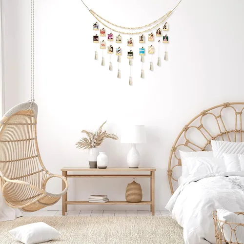 Vista 6 de Amyhill Expositor de fotos colgante de macramé bohemio con 24 clips de pared de madera, marco de collage de macramé con cuentas de madera