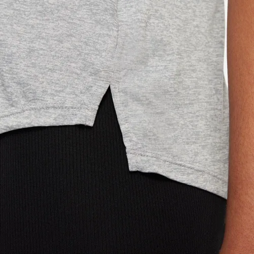 Vista 4 de Nike Camiseta Dri-fit Legend para mujer