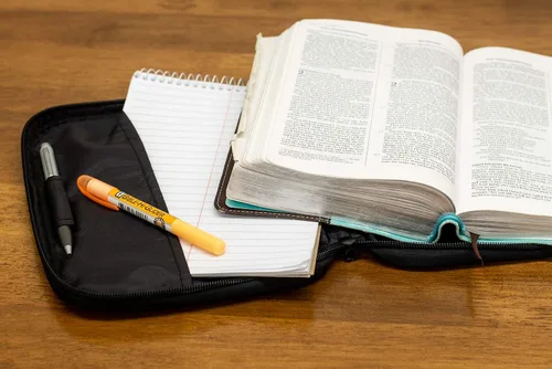 Vista 2 de Funda para Biblia de poliéster reforzado gris y azul con asa, Thinline, Gris y azul