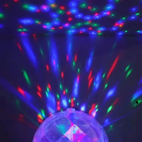 Vista 4 de 1 paquete de bombilla LED giratoria de color E26, bombillas LED para fiestas, luces de escenario multi cristal para discoteca, bombilla