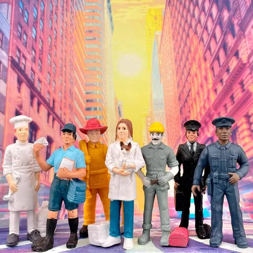 Vista 2 de 7 figuras de héroes cotidianos de Safari Ltd: trabajador de la construcción, agente de policía, cartero, cocinero, bombero, piloto y veterinario