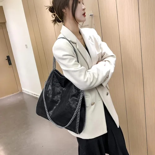 Vista 3 de JOTHIN Bolso grande para mujer, bolso cruzado con cadena, bolso de mano de diseñador para mujer, bolso de hombro (negro)