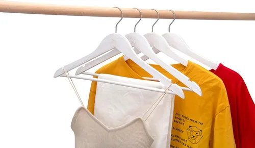 Vista 4 de 10 perchas blancas vintage – Perchas de madera de primera calidad para camisas, vestidos, abrigos, pantalones – Juego de perchas rústicas
