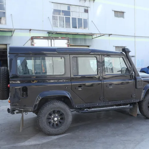 Vista 4 de YIWANG Pegatinas de panel protector de ventana lateral de techo de coche negro de aleación de aluminio para Land Rover Defender 90 110 130 2009-2018