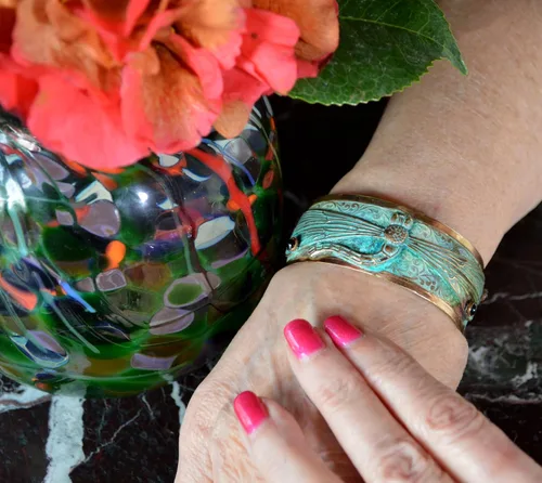 Vista 4 de Pulsera de libélula, granate auténtico