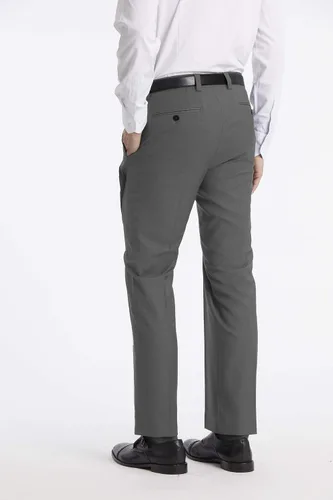 Vista 4 de Calvin Klein Pantalón de vestir de ajuste moderno para hombre