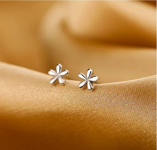 Vista 4 de Reffeer Solid 925 Sterling Silver Daisy Stud Earrings Flower for Women Teens Tiny Flower Stud Earrings Spring