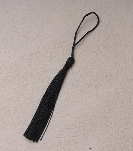 Vista 6 de SOWAKA 30 piezas de mini borlas suaves con lazo para manualidades, proyectos de manualidades, aretes, fabricación de joyas, recuerdo, graduación