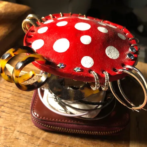 Vista 2 de Organizador de aretes de hongos, torre de joyería de hongos, soporte decorativo estético, regalo de hongos para mujeres, adolescentes y niñas