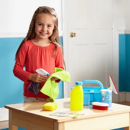 Vista 7 de Spray, rociador y limpia cristales Melissa & Doug, conjunto de juegos para fingir jugar a la limpieza