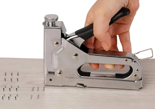 Vista 3 de eZthings® Juego de herramientas de grapadora profesional de grapadora, kit 3 en 1 de alta resistencia con 2400 grapas, acero para clavos