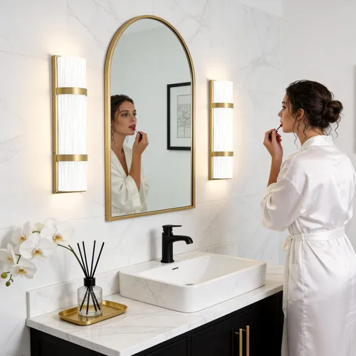 Vista 4 de Juego de 2 apliques de pared modernos para baño de 16 pulgadas, aplique de pared LED dorado con vidrio esmerilado blanco artesanal, iluminación