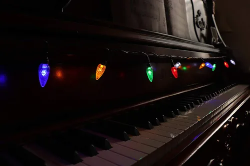 Vista 5 de Luces LED de Navidad, USB y cargador de bombilla para iPhone, disponible con iPhone 5, 5S, 6, 6S, 6 Plus, 7, 7 Plus, 8, 8 Plus, 8 X Iluminación