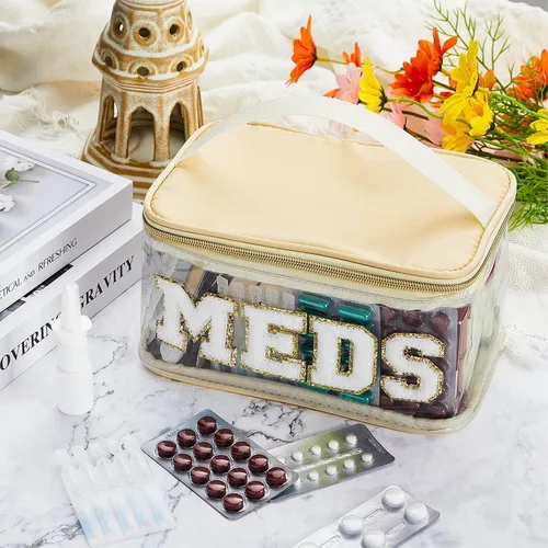 Vista 2 de Geetery Bolsa de Letras de Chenilla, Estuches de Viaje Meds Cheer Regalos para Porristas Bolsa de Cosméticos Maquillaje de Nylon Portátil Preppy