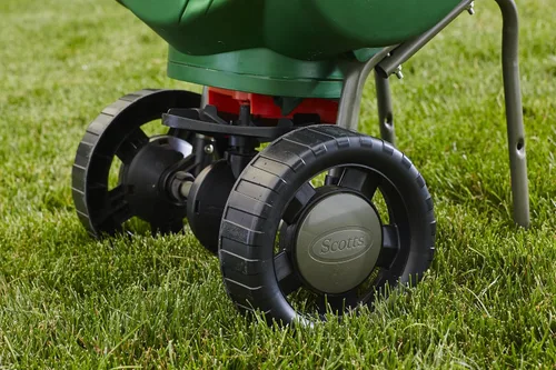 Vista 4 de Scotts Turf Builder EdgeGuard DLX Broadcast Spreader - Esparcidor de transmisión (paquete de 3)