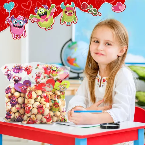 Vista 6 de Funrous 180 bolsas de celofán de San Valentín a granel, bolsas de plástico para el día de San Valentín con etiqueta de corazón y lazos para niños