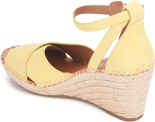 Vista 8 de Gentle Souls by Kenneth Cole Women's Charli X Band - Sandalias de tacón con hebilla de cuña